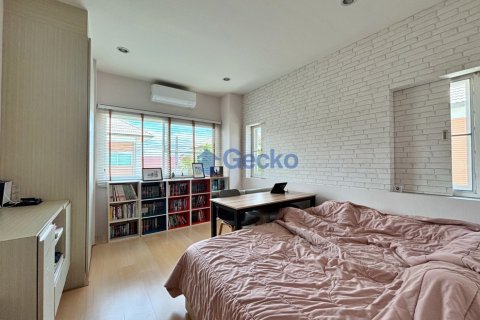 House in Pattaya, Thailand 3 bedrooms № 199583 - photo 12
