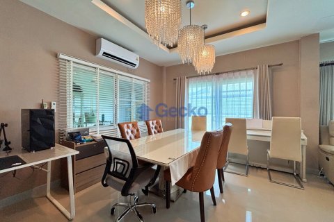 House in Pattaya, Thailand 3 bedrooms № 199583 - photo 8