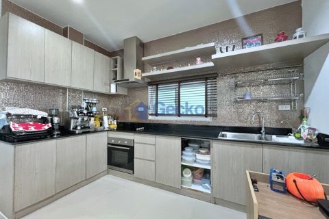 House in Pattaya, Thailand 3 bedrooms № 199583 - photo 6