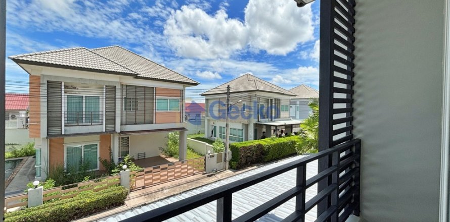 House in Pattaya, Thailand 3 bedrooms № 199583