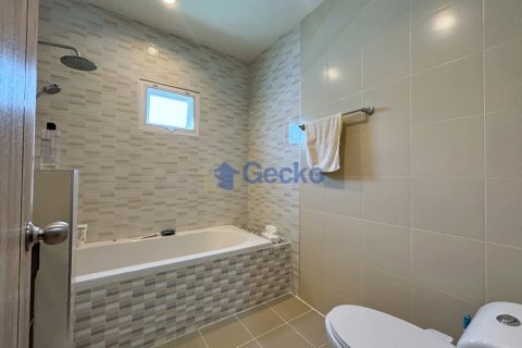 House in Pattaya, Thailand 3 bedrooms № 199583 - photo 15