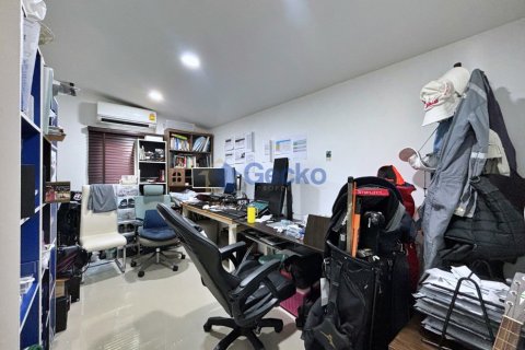 House in Pattaya, Thailand 3 bedrooms № 199583 - photo 24