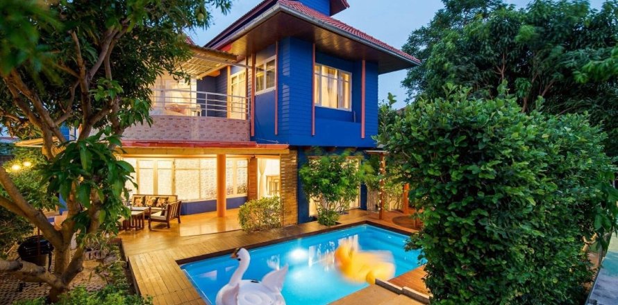 Duplex in Hua Hin, Thailand 3 bedrooms № 153292