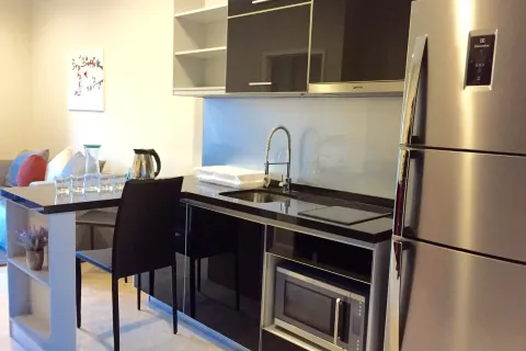 Студия в кондо в Клонг Тоэй, Бангкок, Таиланд № 153290 - фото 3