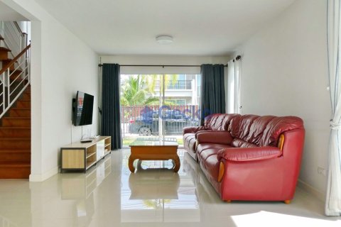 House in Pattaya, Thailand 3 bedrooms № 196967 - photo 5