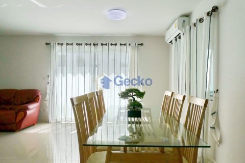 House in Pattaya, Thailand 3 bedrooms № 196967 - photo 3