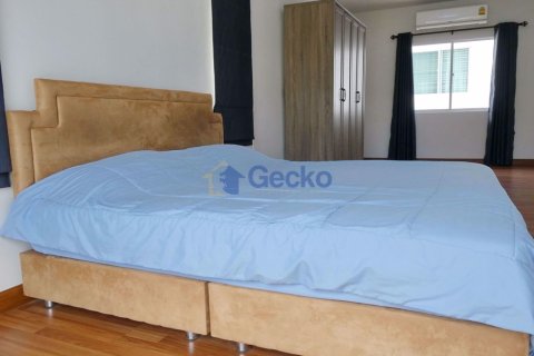 House in Pattaya, Thailand 3 bedrooms № 196967 - photo 9