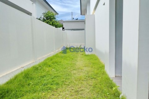 House in Pattaya, Thailand 3 bedrooms № 196967 - photo 17
