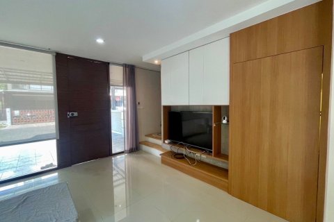 Townhouse in Phra Khanong, Bangkok, Thailand 3 bedrooms № 169019 - photo 8