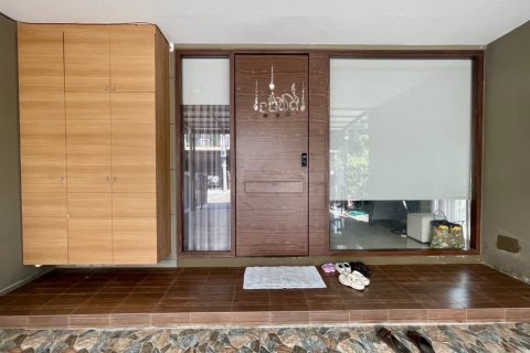 Townhouse in Phra Khanong, Bangkok, Thailand 3 bedrooms № 169019 - photo 2
