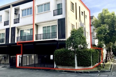 Townhouse in Phra Khanong, Bangkok, Thailand 3 bedrooms № 169019