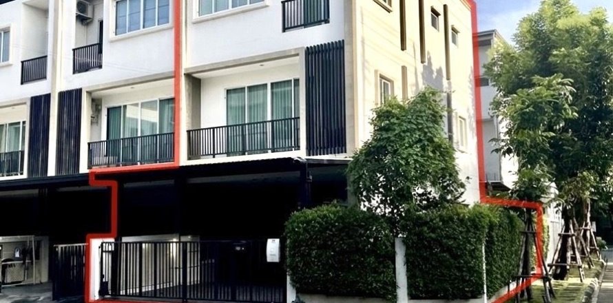 Townhouse in Phra Khanong, Bangkok, Thailand 3 bedrooms № 169019
