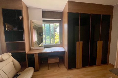 Townhouse in Phra Khanong, Bangkok, Thailand 3 bedrooms № 169019 - photo 10