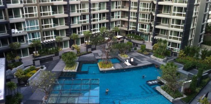 Apartment in Pattaya, Thailand 2 bedrooms № 193244
