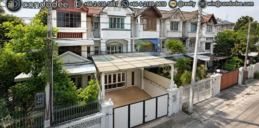 Townhouse à Watthana, Bangkok, Thaïlande 4 chambres № 200604