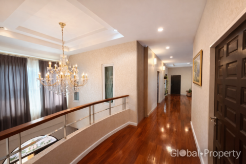 House in Pong, Thailand 5 bedrooms № 70944 - photo 12