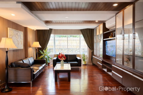House in Pong, Thailand 5 bedrooms № 70944 - photo 11