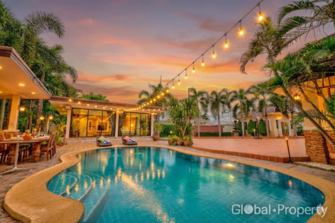 House in Pong, Thailand 5 bedrooms № 70944 - photo 3