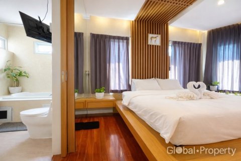 House in Pong, Thailand 5 bedrooms № 70944 - photo 6