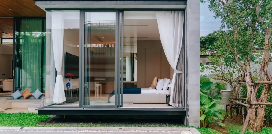 Villa in Phuket, Thailand 4 bedrooms № 173259