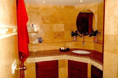 House in Klaeng, Thailand 4 bedrooms № 173253 - photo 8