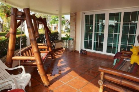 House in Klaeng, Thailand 4 bedrooms № 173253 - photo 6