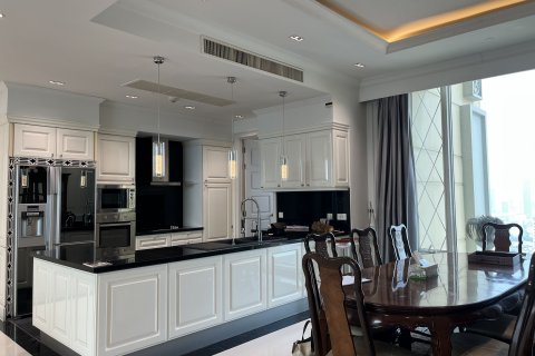 Condo à Watthana, Bangkok, Thaïlande, 4 chambres № 137311 - photo 14