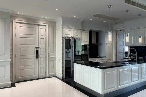 Condo à Watthana, Bangkok, Thaïlande, 4 chambres № 137311 - photo 10