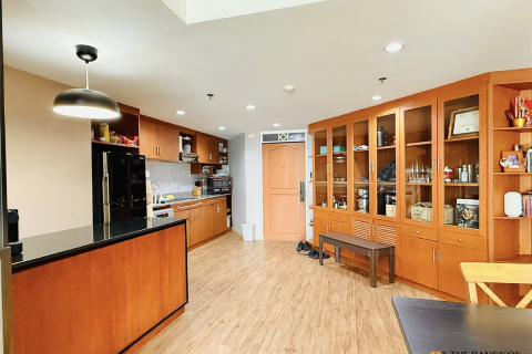 Condo in Bangkok, Thailand, 3 bedrooms № 187415 - photo 3
