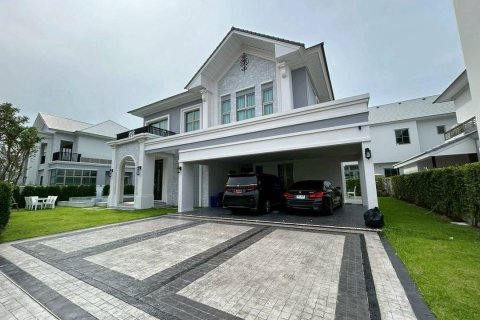 Maison à Samut Prakan, Thaïlande 4 chambres № 154949 - photo 1