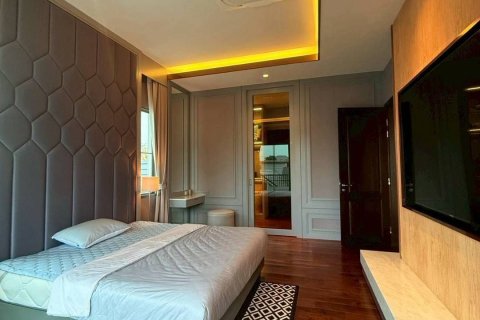 Maison à Samut Prakan, Thaïlande 4 chambres № 154949 - photo 9