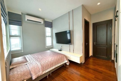 Maison à Samut Prakan, Thaïlande 4 chambres № 154949 - photo 17