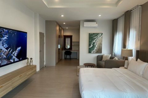 House in Phuket, Thailand 4 bedrooms № 154951 - photo 28