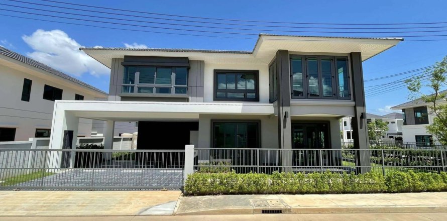 House in Phuket, Thailand 4 bedrooms № 154951