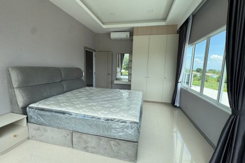 Villa in Pattaya, Thailand 5 bedrooms № 138337 - photo 11