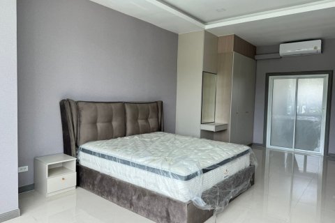 Villa in Pattaya, Thailand 5 bedrooms № 138337 - photo 6