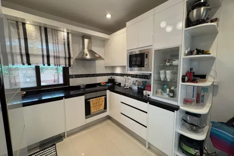 Casa de 3 dormitorios en Pattaya, Tailandia № 210576 - foto 2