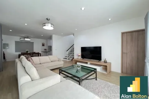 House in Pattaya, Thailand 3 bedrooms № 210580 - photo 12