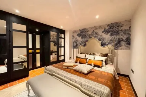 Chalet de 4 dormitorios en Pattaya, Tailandia № 210579 - foto 17