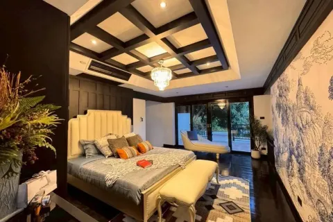 Chalet de 4 dormitorios en Pattaya, Tailandia № 210579 - foto 14