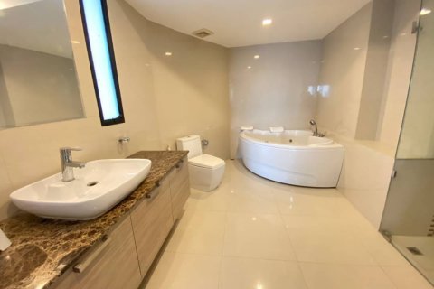 Penthouse in Watthana, Bangkok, Thailand 5 bedrooms № 133657 - photo 17
