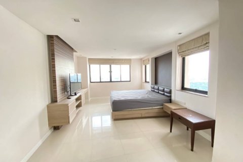 Penthouse in Watthana, Bangkok, Thailand 5 bedrooms № 133657 - photo 8