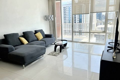 Кондоминиум с 2 спальнями в Бангкоке, Таиланд № 114771 - фото 3