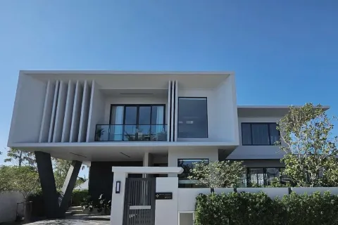 House in Pattaya, Thailand 3 bedrooms № 152102 - photo 1