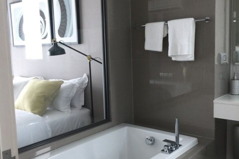 Кондоминиум с 2 спальнями в Ваттхане, Бангкок, Таиланд № 153460 - фото 4