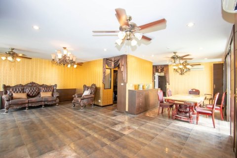 Condo à Chiang Mai, Thaïlande, 3 chambres  № 153457 - photo 1