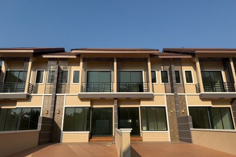 Townhouse in Hua Hin, Thailand 3 bedrooms № 153454 - photo 1