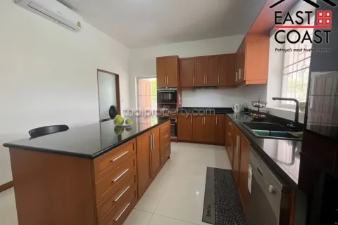 Casa de 6 dormitorios en Pattaya, Tailandia № 212318 - foto 9