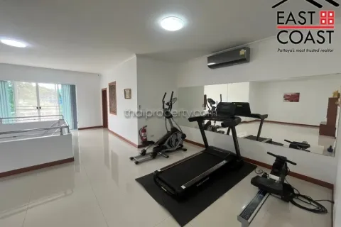 Casa de 6 dormitorios en Pattaya, Tailandia № 212318 - foto 17