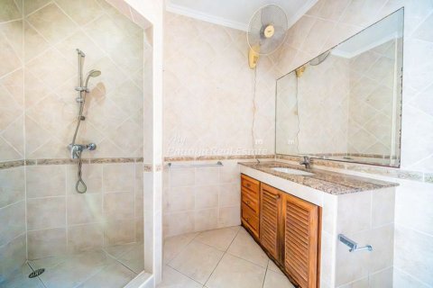 House in Pattaya, Thailand 4 bedrooms № 163819 - photo 15